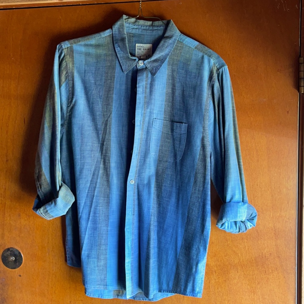 Super cool, never worn button down from Joes Jeans-I’m too chubby to wear large